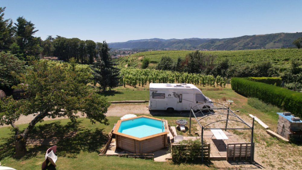 Aire camping-car  Tain-l'Hermitage (26600) - Photo 2